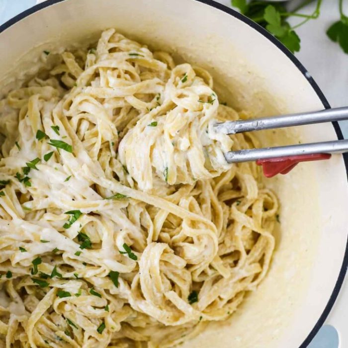 Alfredo sauce recipe with milk and cream cheese