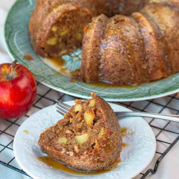 Apple cake recipe with caramel sauce