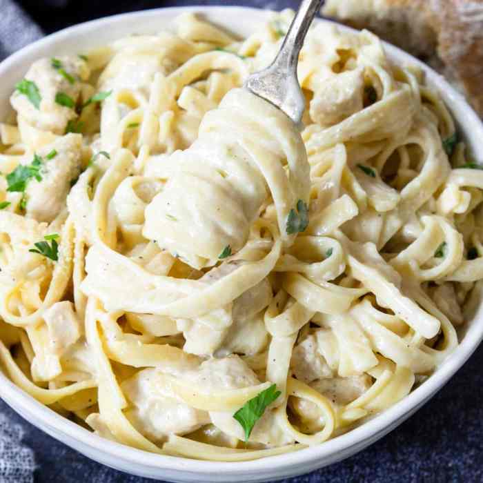 Alfredo fettuccine healthyfitnessmeals